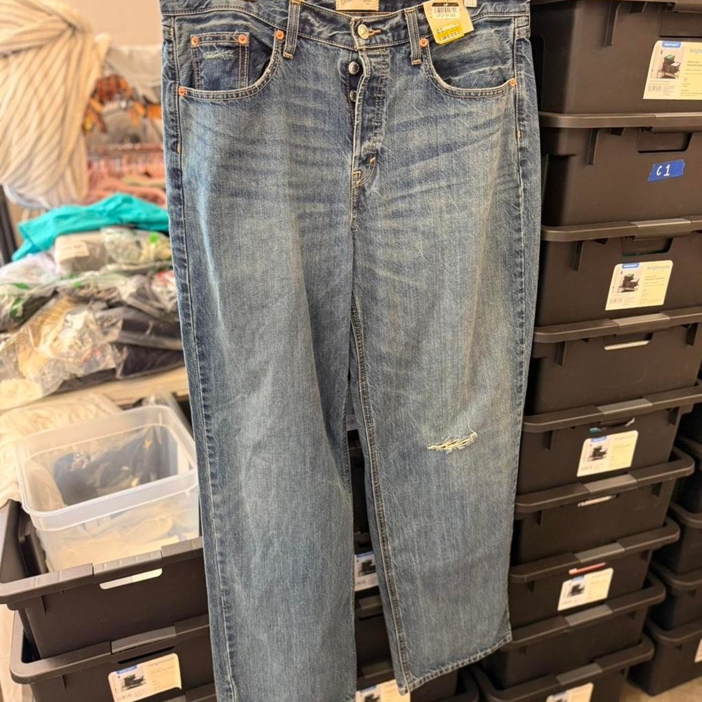 Universal Thread Vintage Wash Straight Leg Jeans